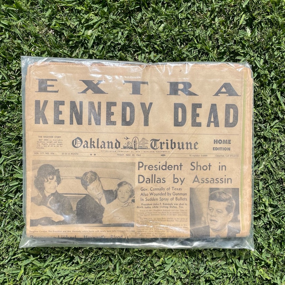 Oakland Tribune, Nov. 22nd, '63. "EXTRA KENNEDY DEAD", VG++
